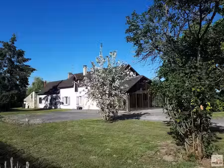 vente maison 8 pièces 210 m² à les ormes (86220)  212 000 €
