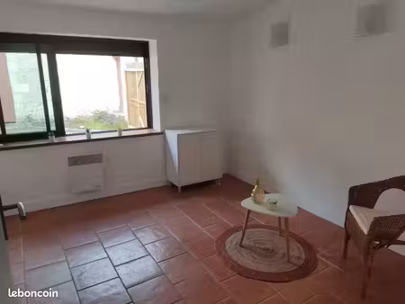 bureau 11 m2 professionnel dans le soin