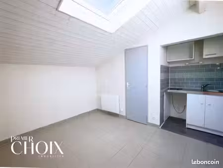 talence secteur peixotto - studio lumineux - dernier étage