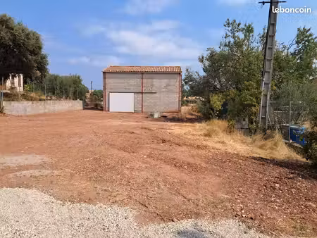 à vendre – terrain hors lotissement de 627 m² avec hangar 70 m² – canet (34800)