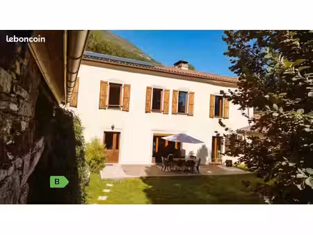 belle maison pyrénéenne  rénovée bio++  tout confort  situation unique