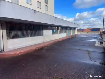vend ou loue local 780 m2