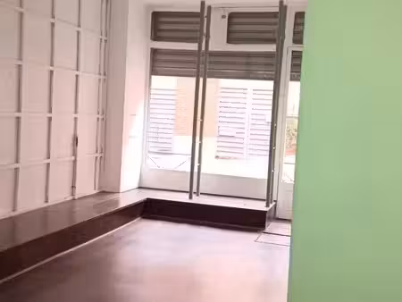 toulouse-j jaurès- local professionnel avec vitrine de 42 m2