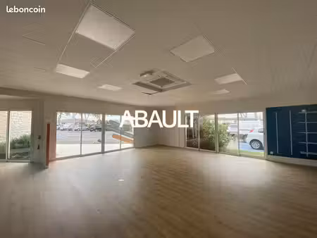 local commercial 155 m² leguevin