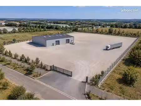 site d’activité indépendant – terrain clos 13 500 m² – hangar 500 m²