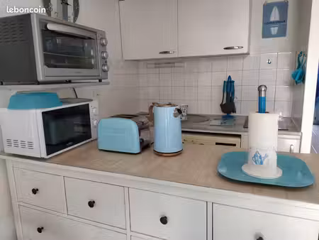 rez-de-jardin tout bleu en bord de mer