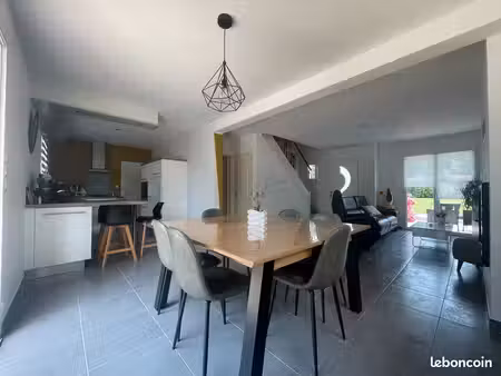 maison 97 m² - 5 pièces - bréal-sous-montfort
