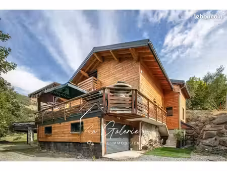 chalet 8 pièces 223 m²