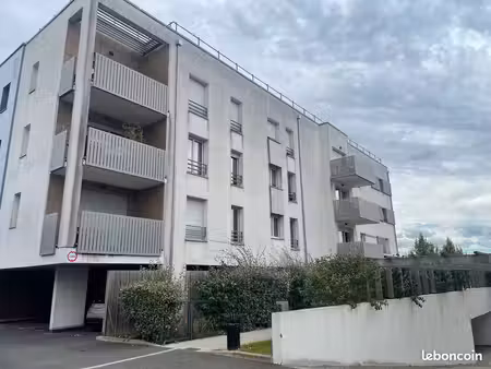 appartement 2 pièces avec parking privée