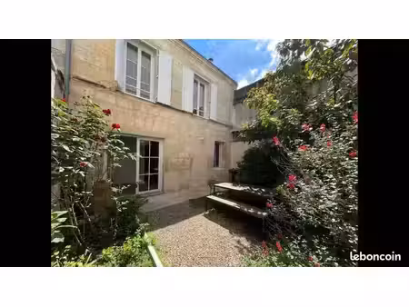 bordeaux bastide rue calvimont : maison t3 avec jardin et parking au calme