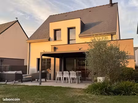 vend maison lumineuse dans quartier résidentiel