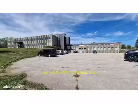 murs commerciaux 2400 m² saint-laurent-en-grandvaux