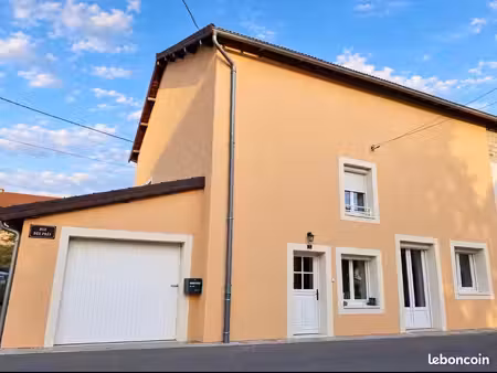 maison de village t4 de 93 m² – grand potentiel  combles aménageables et 2 garages