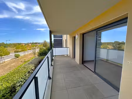 appartement t3 de 57 80 m2 avec balcon et stationnements