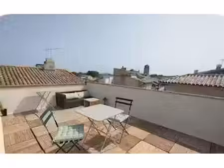 location meublée appartement 2 pièces 28 m² à arles (13200)  640 €