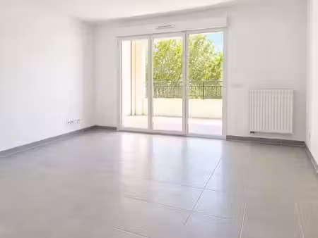 location appartement 3 pièces 61.94 m² à toulon (83000)  921 €