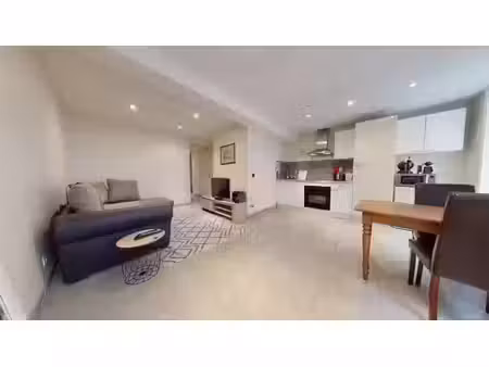 location meublée appartement 2 pièces 40 m² à trévoux (01600)  576 €