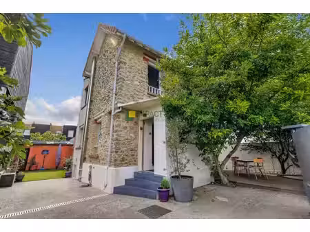 coup de cœur – maison en pierre avec jardin  terrasse et dépendance à colombes
