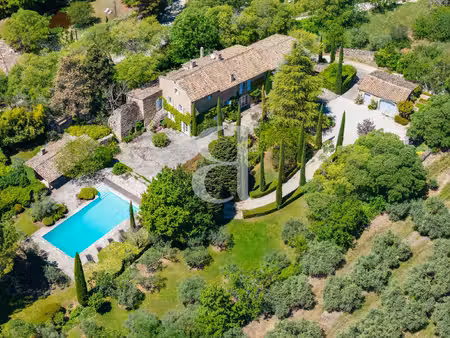 mas d'exception du xixe siècle de 430 m² sur plus d'1 ha a