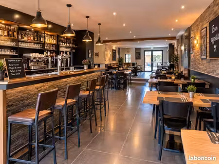 bar restaurant