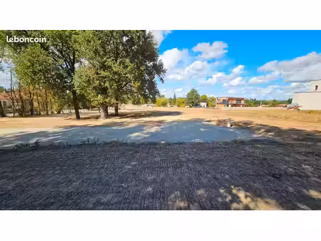 nouveau terrain à poncins
