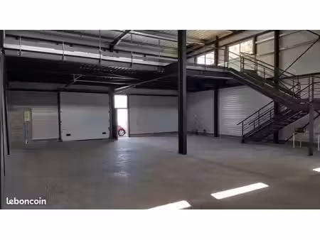 3 locaux d'activité ou de stockage à louer : 70m² - 135m² et 250m²