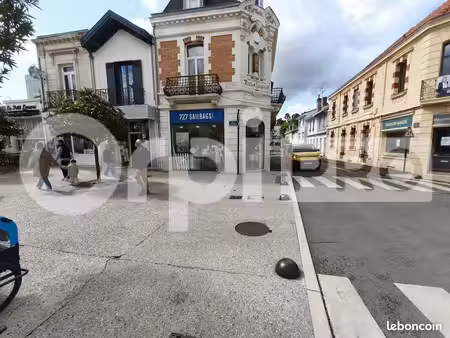 local commercial 83 m²