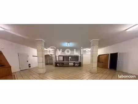 local commercial 240 m²