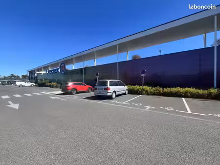 local commercial 220 m²