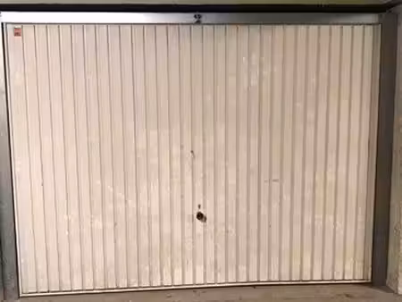 garage / box