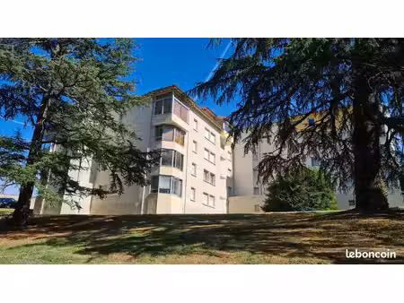bel appartement t4 - 90 m2 - terrasse  box et parking privatif - parc arboré rive de gier