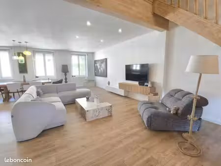 appartement 4 pièces 148 m²