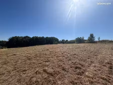 terrain 800 m² duras