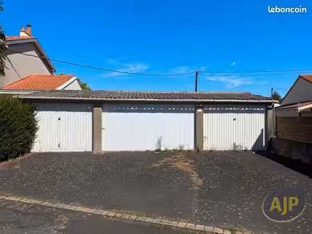parking/box 3 pièces 353 m² sevremoine