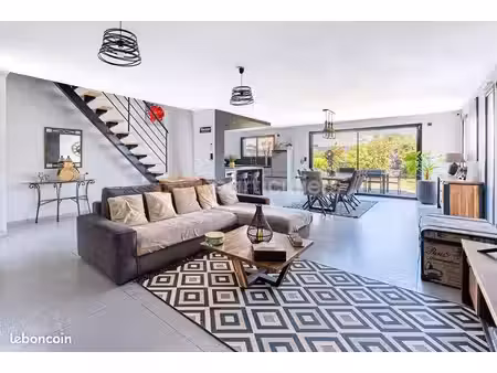 maison 6 pièces 138 m²