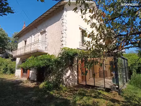 maison 7 pièces 225 m²