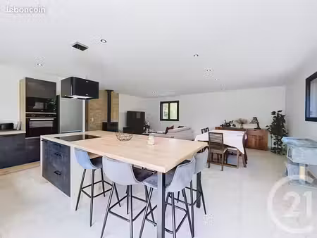 maison 5 pièces 128 m²