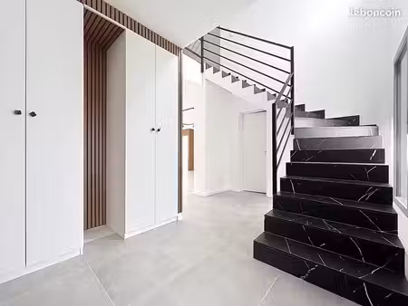 maison 6 pièces 145 m²