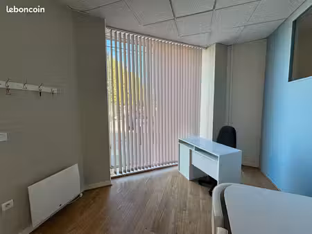 loue bureau avec vitrine & luminosité à côté de la place mellinet