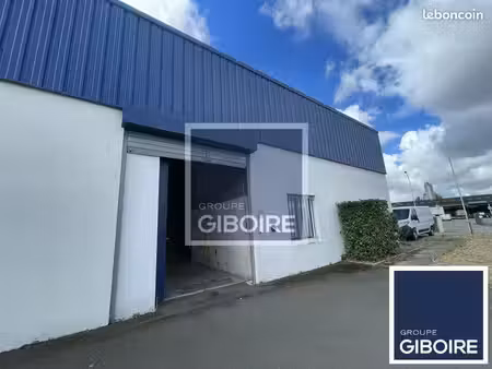 local d'activité 400 m²