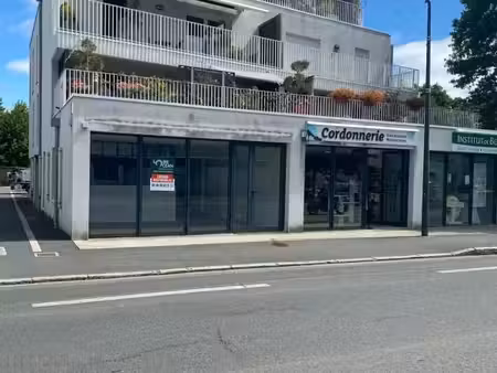 local commercial 53 m²