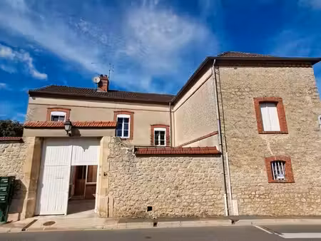 maison ancienne et dépendances