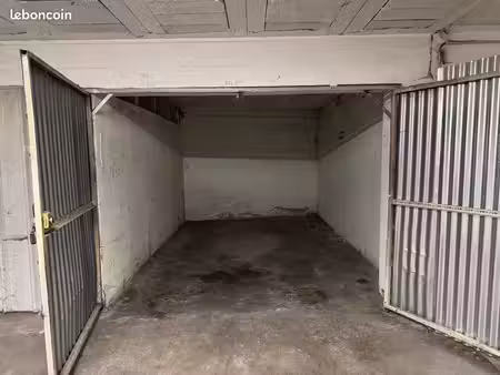 vend garage fermé en sous sol