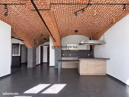 loft/atelier/surface 3 pièces 82 m²