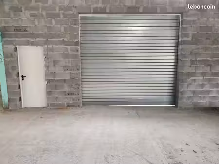 hangar (entrepôt)