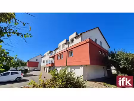 colmar maraîchers : t2 loué avec terrasse  parking et cave