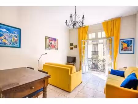 nice carré d'or - 3 pièces bourgeois avec balcon à vendre