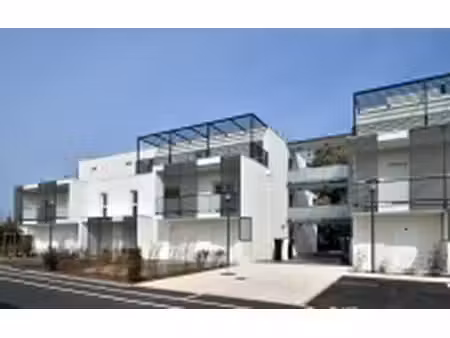pessac t2 face au parc roger cazalet  bbc  avec balcon et parking sous-sol