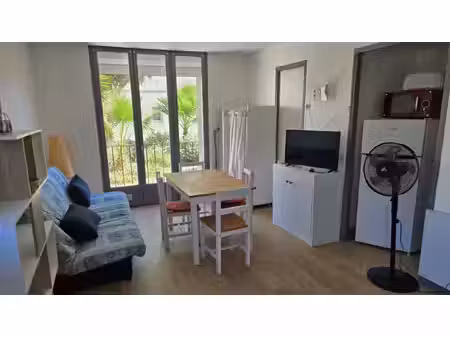 charmant studio meublé au lavandou  25 1 m²