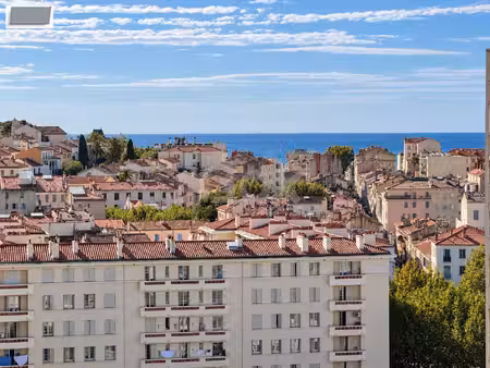 toulon mourillon magnifique t3 vue mer avec cellier et possi